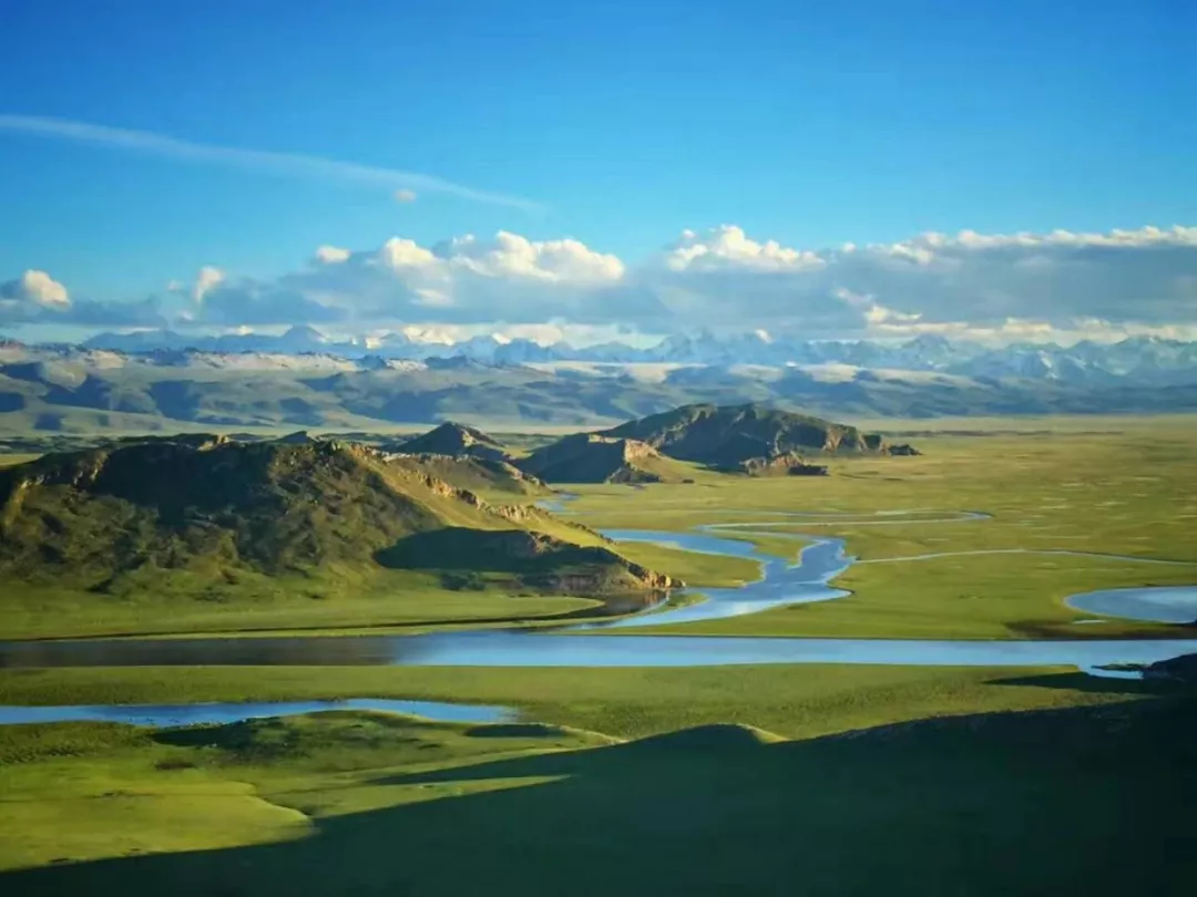 中国夏天最美的风景在哪里？你肯定不敢相信这里是新疆！